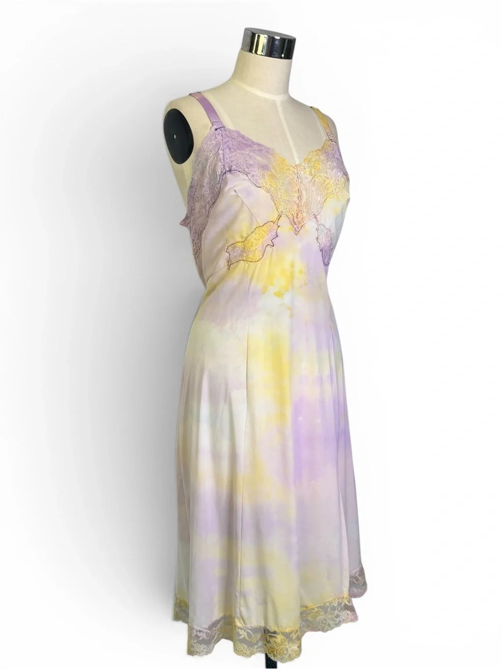 Vintage 60s Lavender & Yellow Lace Trim‎ Slip Dress